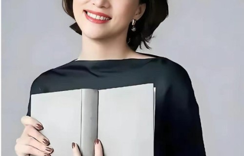 从央视一姐到滨江跑者，董卿的十年晨跑藏着她最大的安全感|春晚|儿子|舞台|朗读者|掌控