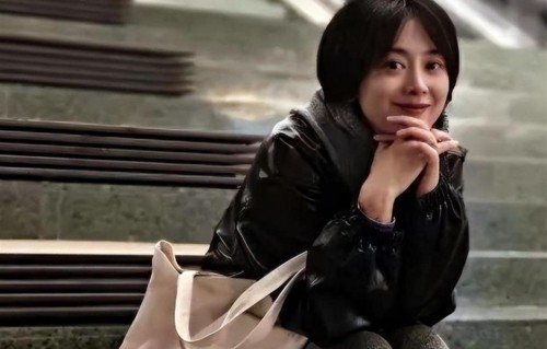 低调无绯闻宝藏女演员，与小丈夫成婚十八年，顾家尽孝，长年把婆婆当作亲生妈妈