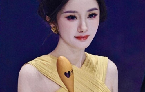 尖叫之夜杨幂出场即焦点：当年的郭襄，早已活成大女主