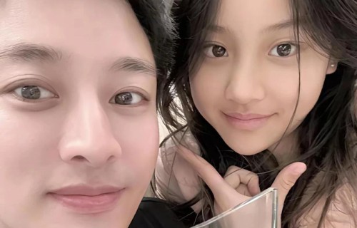 贾乃亮过42岁生日！甜馨陪伴左右，染头发打耳洞看起来成熟很多|李小璐|女儿|父女|新加坡|评论