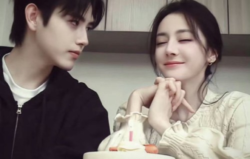 网友对迪丽热巴与陈飞宇的CP感有哪些不同的评价？