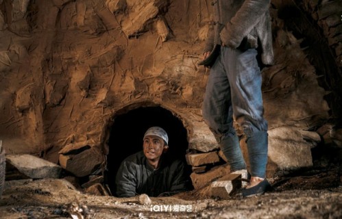 论小人物战争史诗，这部《我叫张思德》才是经典，央视收视爆表|牛骏峰|电视剧|叙事|成长|影视剧