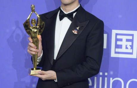 易烊千玺为什么坚持真诚至上的审美原则？