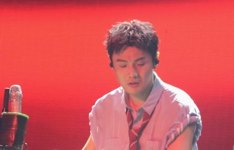 李荣浩在之前的巡演中还做过哪些有特色的宠粉互动？