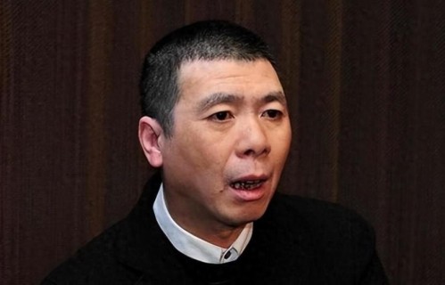 病危放弃治疗？与徐帆离婚？全家移民美国？冯小刚身上谣言太离谱