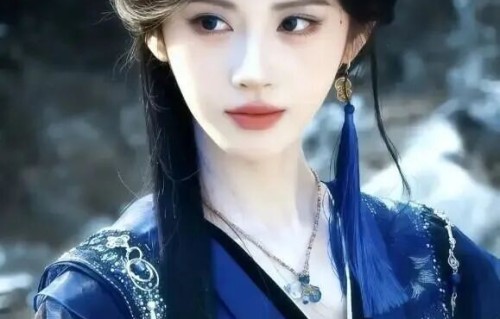 鞠婧祎的“双面美学”：左手战锤右手权谋，从阿黛到露芜衣的极致蜕变