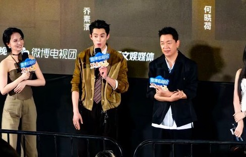 剧中潘粤明与王鹤棣的师徒互动戏份获得了哪些观众群体的好评？