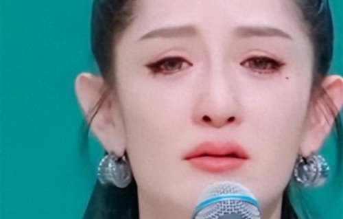 谢娜演唱会结束不到24小时，意外的一幕发生，人情世故展露无疑