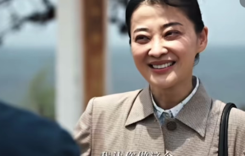 《她的盛焰》《正义女神》各看四集，一个已经弃剧，一个追上头了