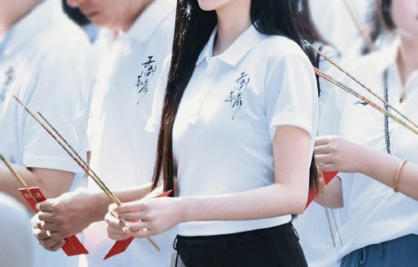 白鹿新剧《开到荼蘼》短发造型为何引发讨论？