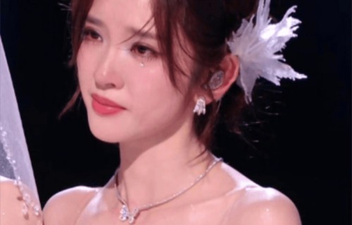唐艺昕乘风四公状态不对，身上的红疹到底怎么回事啊？