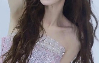 戚薇AI漫剧《末日盛夏》韩清夏角色互动片段的观看平台