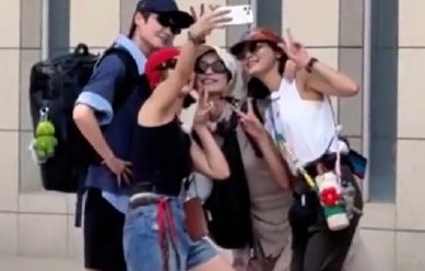 辛芷蕾倪妮高叶三人私下以什么昵称相称？