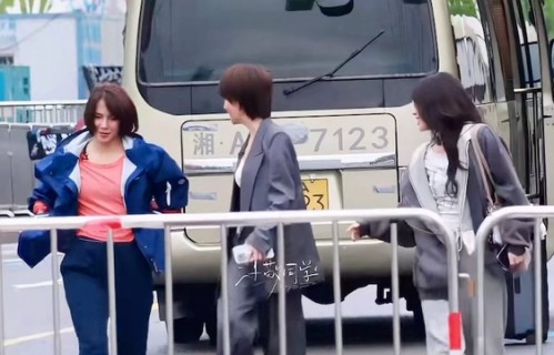 李心洁谢楠徐梦洁同框互动,陶昕然合照欢乐多|超模|上班