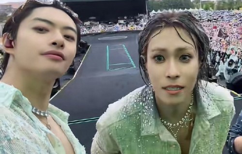 ONER岳明辉雨中坚持表演是哪个城市的演出？