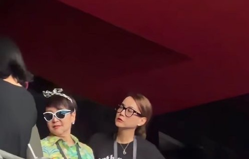 75岁狄波拉惊艳捧场！谢霆锋北京演唱会变身顶级明星团建现场