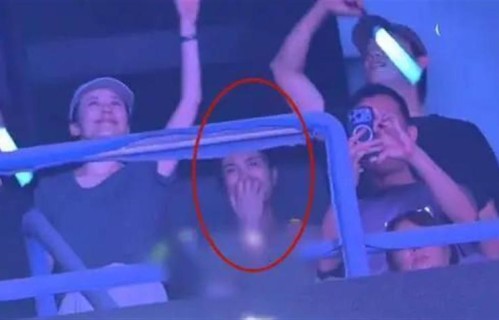 3婚的她和2婚的他，恋爱12年不领证，却靠演唱会秀出最高级恩爱