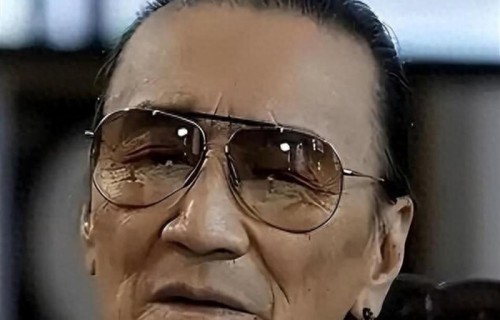 谢贤走了,最挂念的竟不是谢霆锋!没血缘的她才是四哥最后的软_新闻