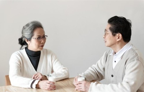 人到中年，让父母晚年安稳的活法：不管多忙，这6件事必须提前做