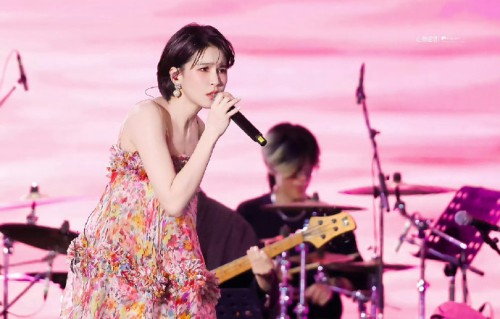 曾沛慈在音乐节透露了巡演计划吗？