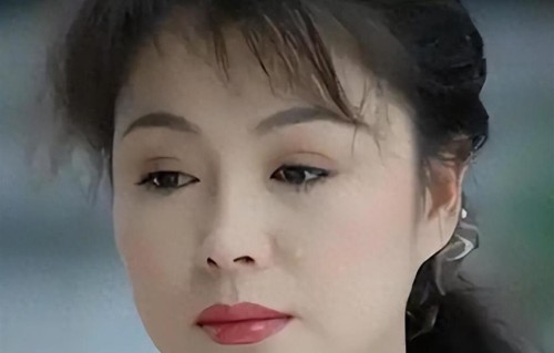 19岁结婚，20岁生子，产后21天被逼净身出户，现已是深圳顶级富婆