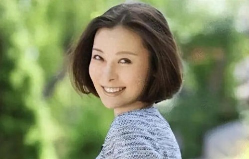 从18岁开始男人不断，半百了还没玩够，如今却活成了人生赢家！ 