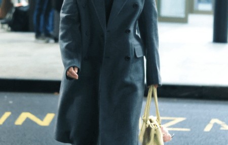 “贾玲好瘦啊”登上热搜，网友：还以为是张小斐