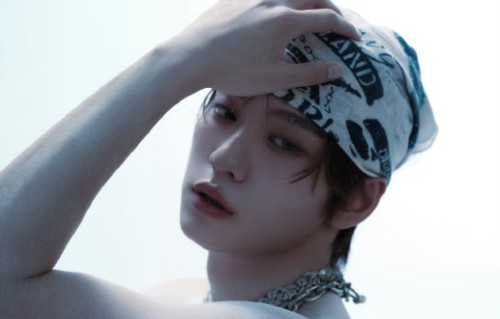 为什么余景天工作室此次选择不提前预告就直接发布演出和新歌消息？