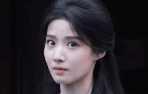 卢昱晓此前“不敢笑”的争议具体是什么？