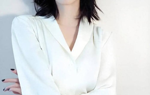 倪虹洁自曝因前夫负债千万被迫接戏：曾在大年初二一天拍了42场戏