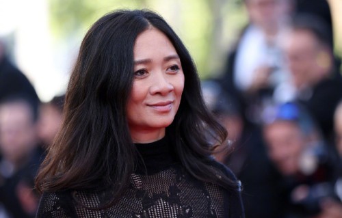 赵婷亮相戛纳电影节开幕式红毯，与评审团主席朴赞郁、美国演员黛米·摩尔同框