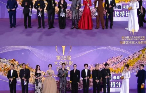 刘耀文小孩模样照片曝光，从小帅到大惊艳百花奖