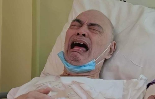 突发！香港知名歌手身上溃烂紧急送医，痛到咬手指骂脏话