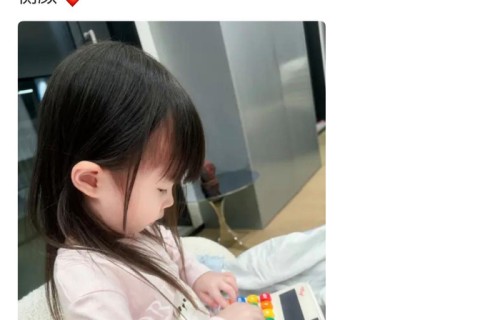 王灿兮公开女儿侧面照,小蛋饺遗传父亲高鼻梁,侧颜像极了杜淳