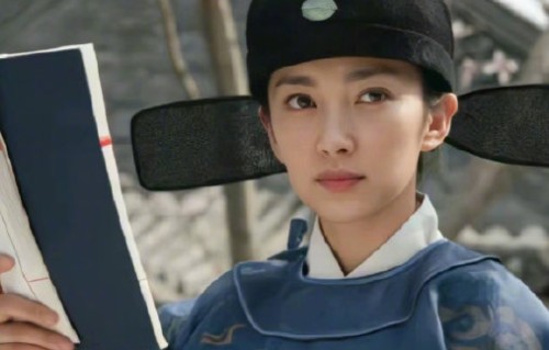 关晓彤和陈星旭在2006年的《孟丽君传奇》中有哪些经典同框画面？