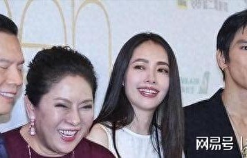 向华强遗产全给郭碧婷，向佐兄弟被排除，家庭关系破裂
