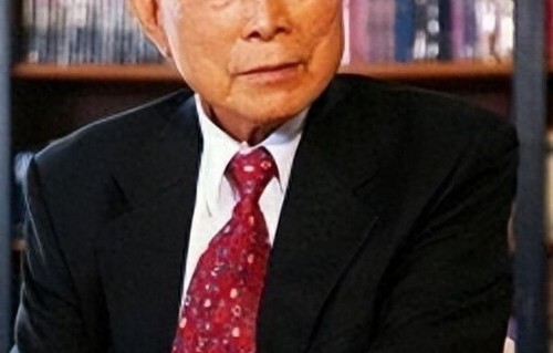 霍启刚假期带子女出游，才发现仨娃名字暗藏深意，字字都有来头