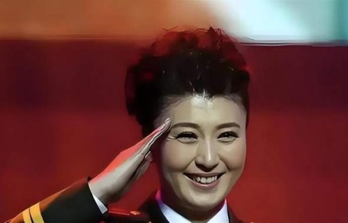 闫学晶解封后新进展：网传举报她儿子入学中戏问题的博主被投诉了