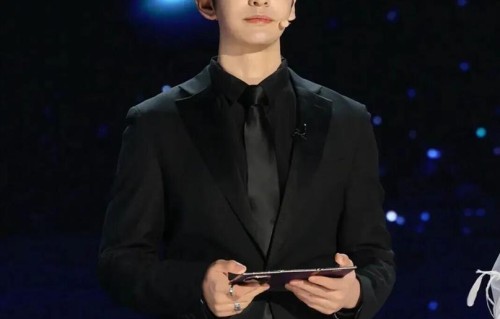 黄晓明回应二战考博：今年考不上明年再考；去年遗憾落榜，曾称想做家里第一个博士