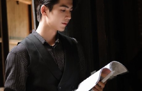 张凌赫被王楚然咬破嘴后导演为何没喊停？