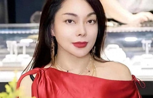 张雪前老板应儿来重庆，星姐陪她逛赛力斯问界，几句话说得真漂亮