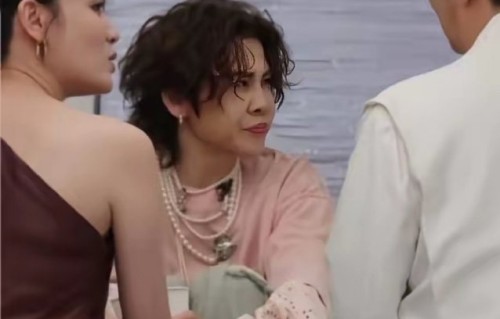 王濛在节目中展现了哪些不同于其他艺人的“濛式幽默”？