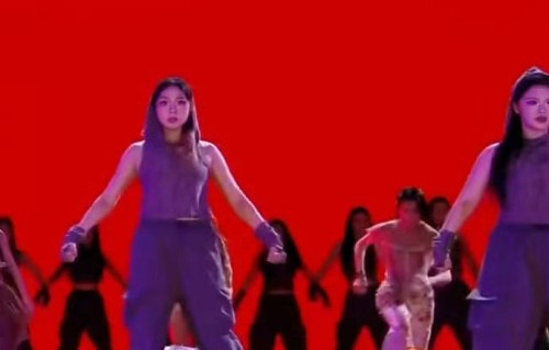曾沛慈在四公正式舞台上如何克服伤病完成表演？后续健康状况如何？|乘风2026|宝莲|在播综艺|膝盖|三公