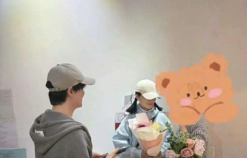 谢娜与沈凌夜骑送花，为张杰彩排应援，爱情甜度拉满_鸟巢_演唱会_网友