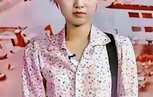 马伊琍18岁的照片，完全是素面朝天的清纯少女，颜值真能打