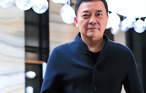 他曾与刘涛同床共枕4年，如今年过六旬依旧未娶，刘涛坦言很愧疚 