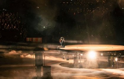 蔡徐坤澳门演唱会玩转无限流，三次重生燃爆全场