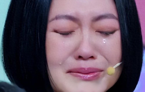 大S死因泄露，赴日旅行是妹妹一手策划，老公撩妹后，小S痛哭坦白 