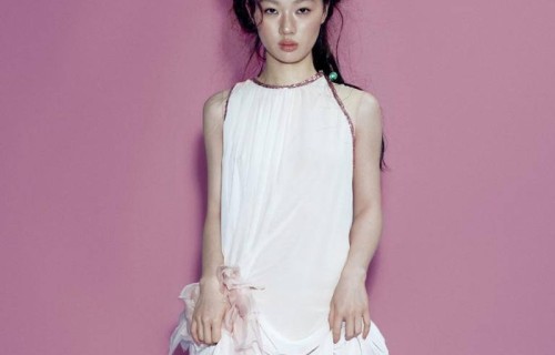 杀疯了单依纯新专颠覆华语乐坛!越剧混电子，MV7套造型美到诡异，争议拉满_传统_抒情_音乐