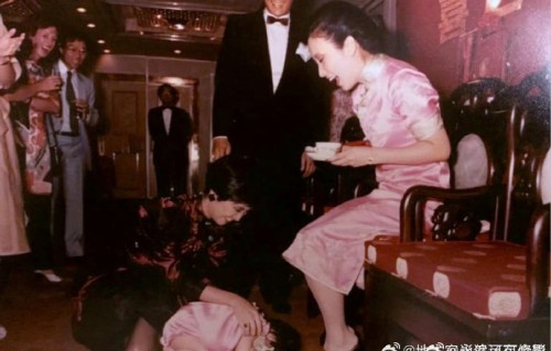 谢婷婷和汪明荃的干亲缘分是怎么开始的？